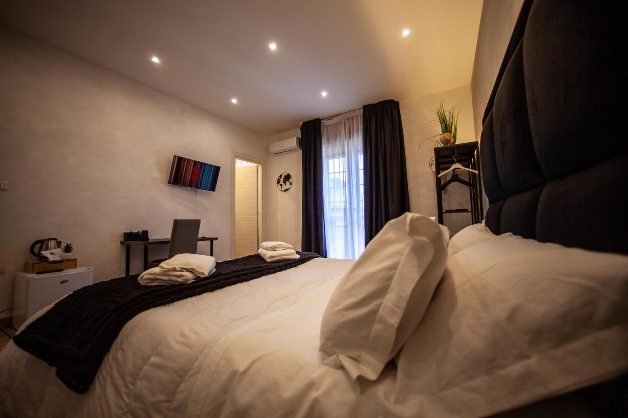 Easy Boarding Hotel Napoli Ngoại thất bức ảnh