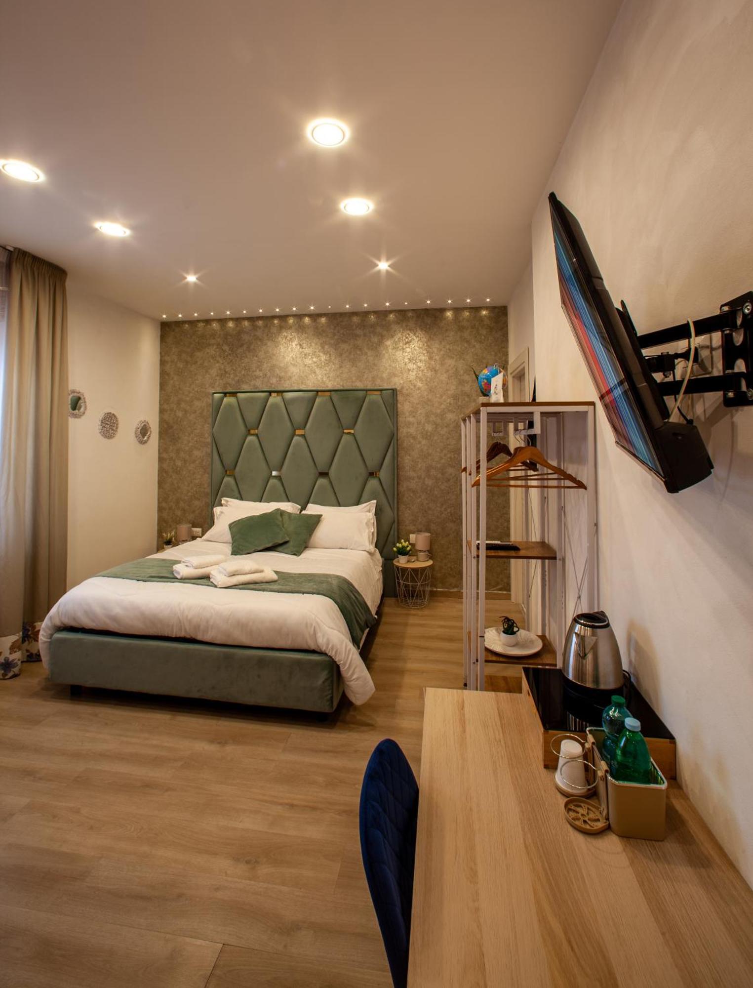 Easy Boarding Hotel Napoli Ngoại thất bức ảnh