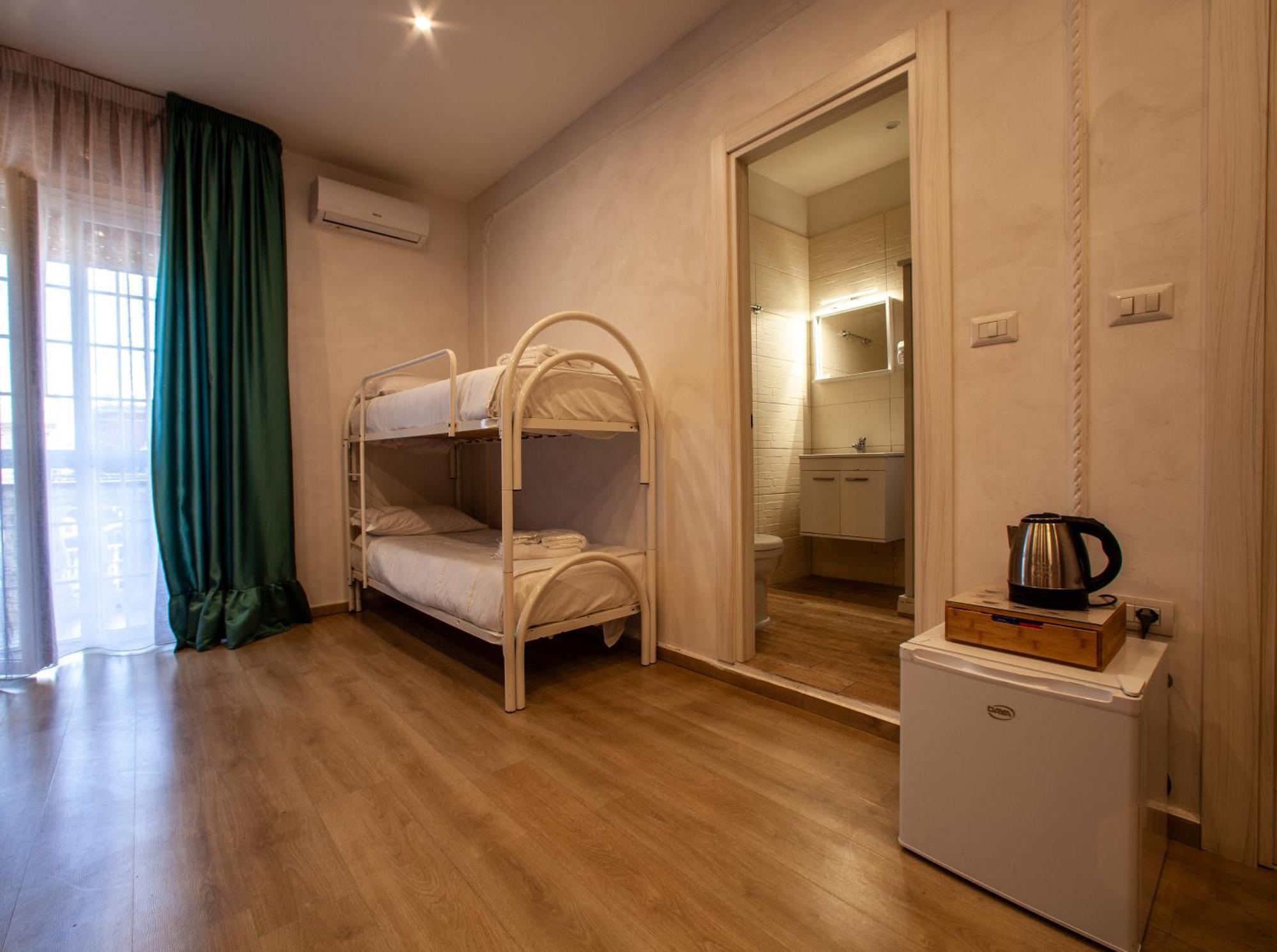 Easy Boarding Hotel Napoli Ngoại thất bức ảnh